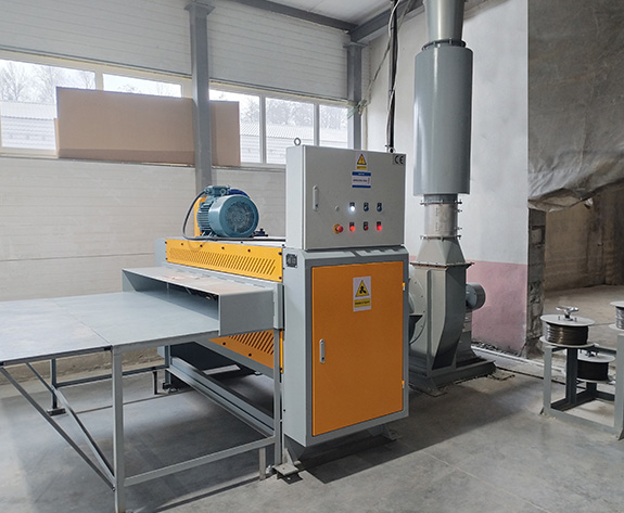 ロシアのカートン工場向けの全自動廃棄物除去および高効率集塵システム