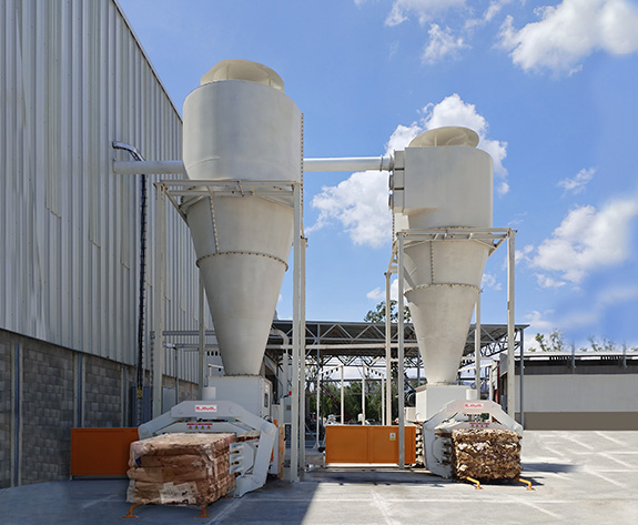 メキシコのカートン工場向けの全自動廃棄物除去システム